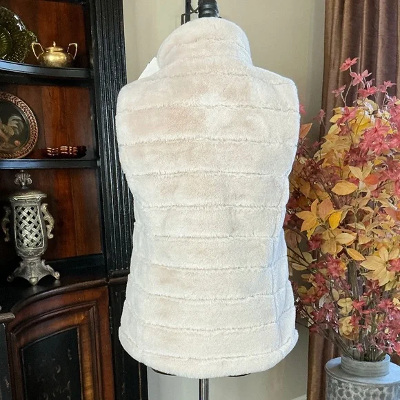 NWT Dylan Los Angeles Faux Fur Zip Up Jacket Ecru Color Size S - Picture 3 of 13